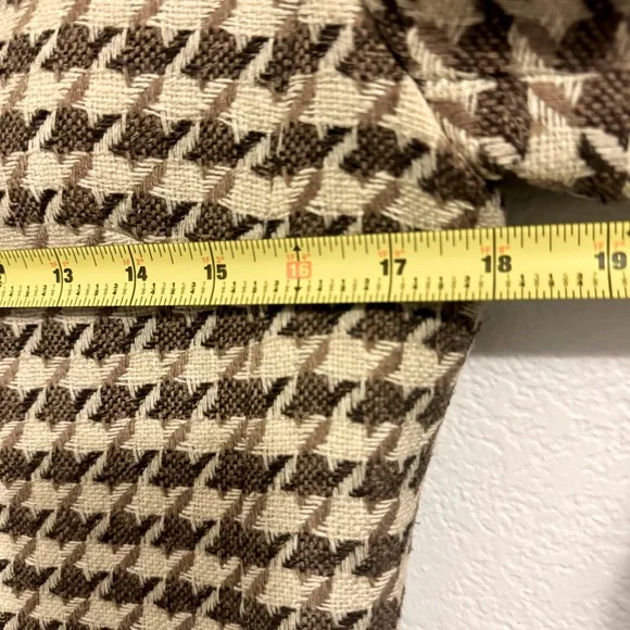 Charles Gray Classic Brown and Cream Coat with Houndstooth Pattern. Size… - Picture 17 of 17